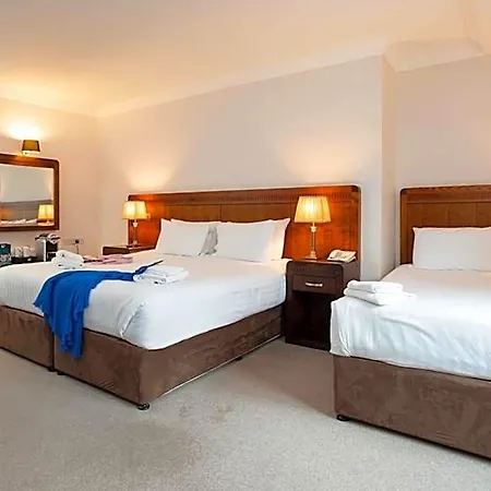 Schull Harbour & Leisure Centre Hotell 3*