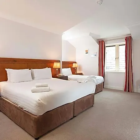 Schull Harbour & Leisure Centre Hotell Cork