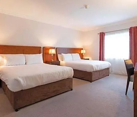 Schull Harbour & Leisure Centre 3* Cork